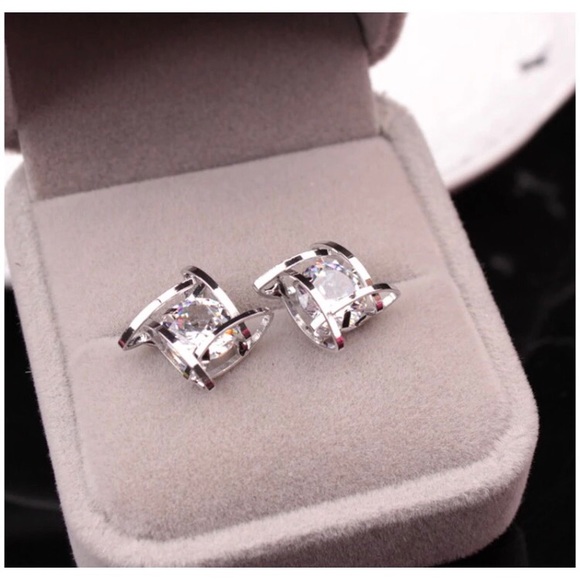 💙💎💲FIRM🛍➕BUNDLE➕🛍4 DISCOUNT! SQUARE CAGED CZ! - Picture 2 of 16